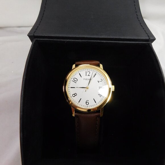 Men' Pulsar Watch - Picture 2 of 4